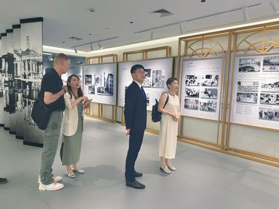 美國藝術與科學院院士杰爾姆布斯邁耶來校訪問